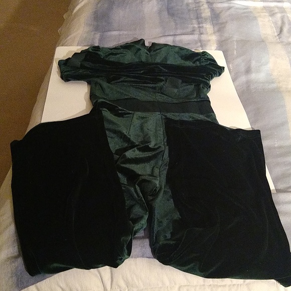 Amyenjoylife green lightweight velvet look jumpsuit size small - Picture 8 of 9